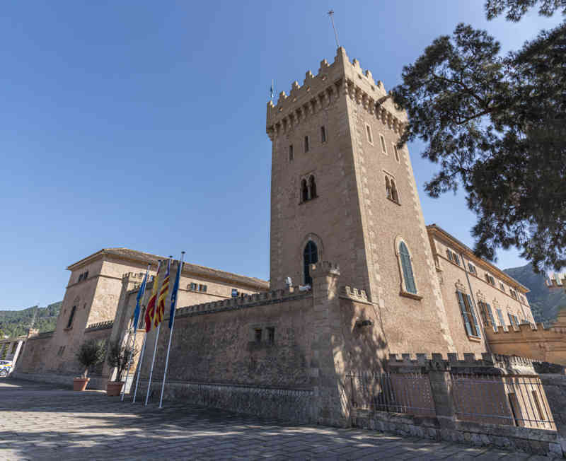 Mallorca - Andratx 04 - Ayuntamiento.jpg